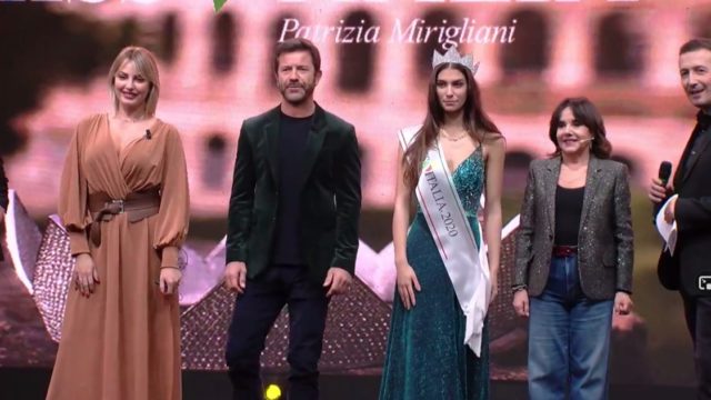 Miss Italia 2020 Martina Sanbucini gruppo