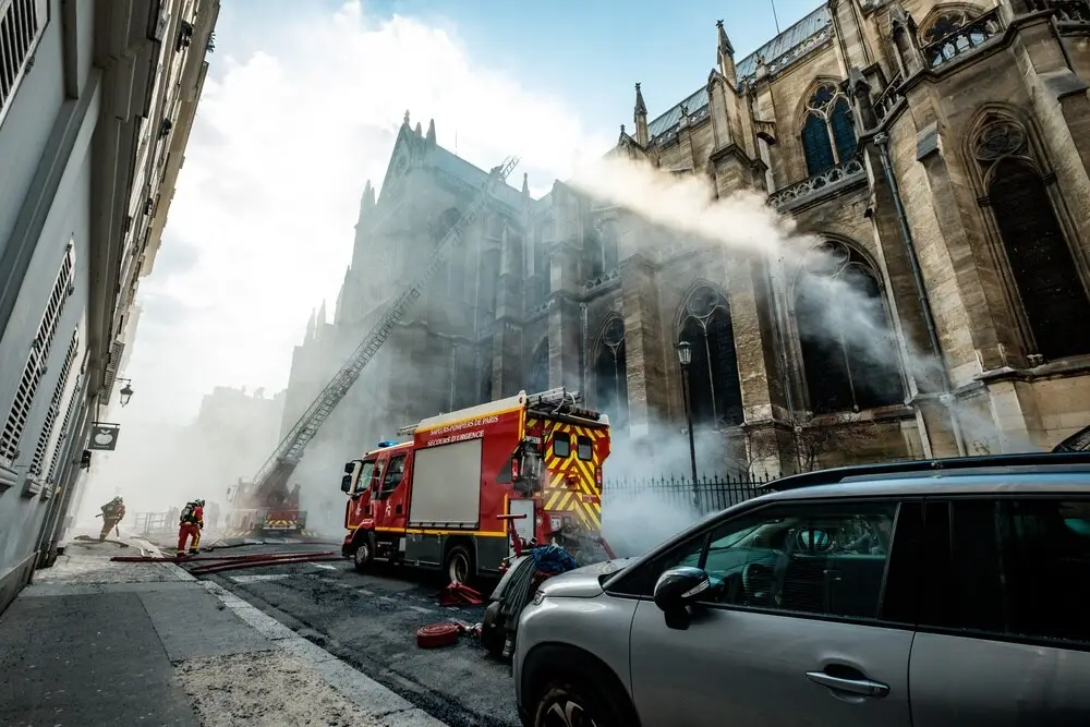 Notre-Dame in fiamme film finale